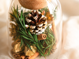 Woodland Pinecone Glass Jar Set - Eveléa Studio dried flower arrangement
